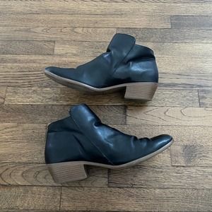 American Eagle 12 Black Booties